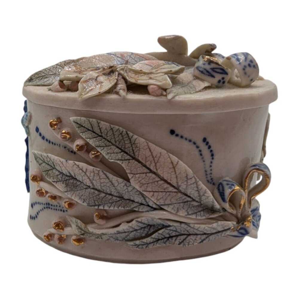 VTG Handcrafted Signed Ceramic Jewelry Trinket Box 3D Floral Leaf Butterfly Desi - Picture 2 of 11